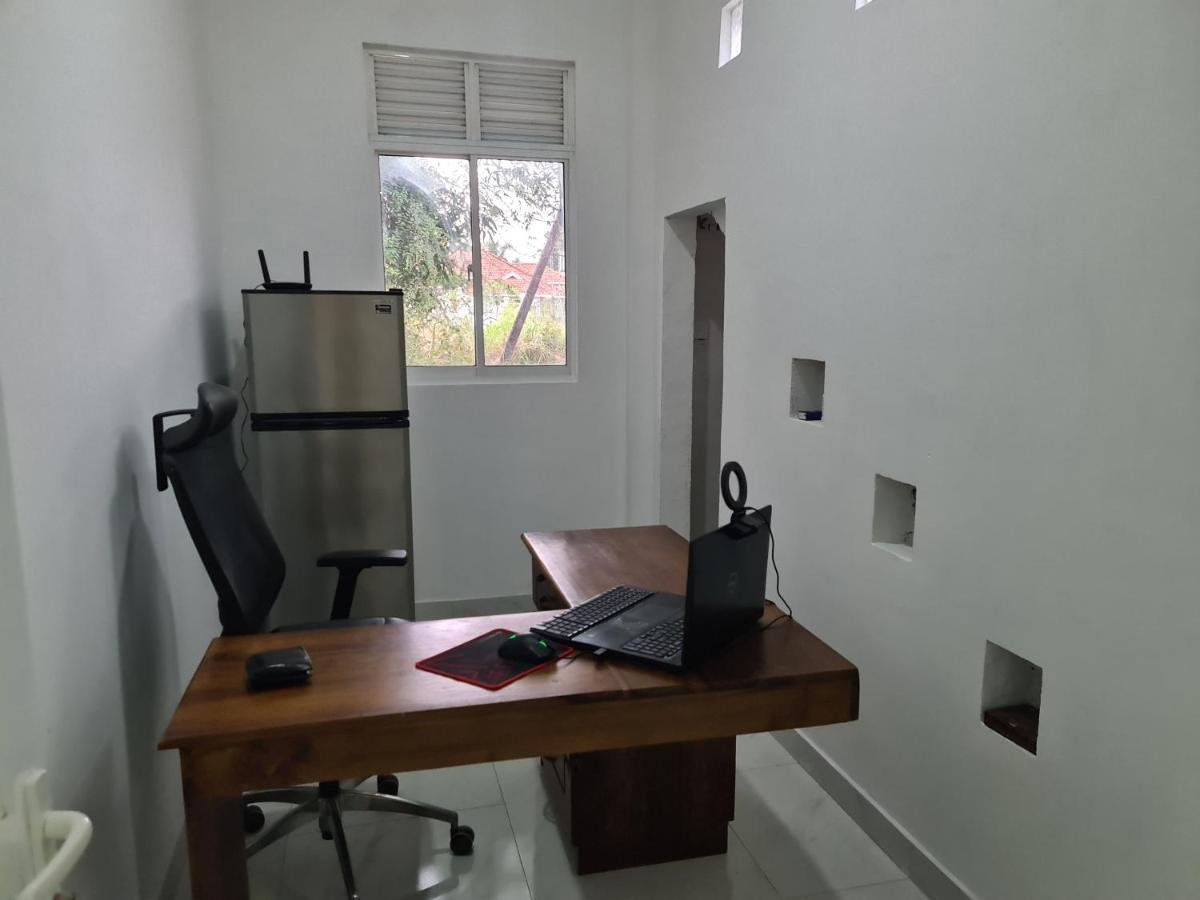Ceylon Lodge - Airport Transit Hostel Negombo Luaran gambar